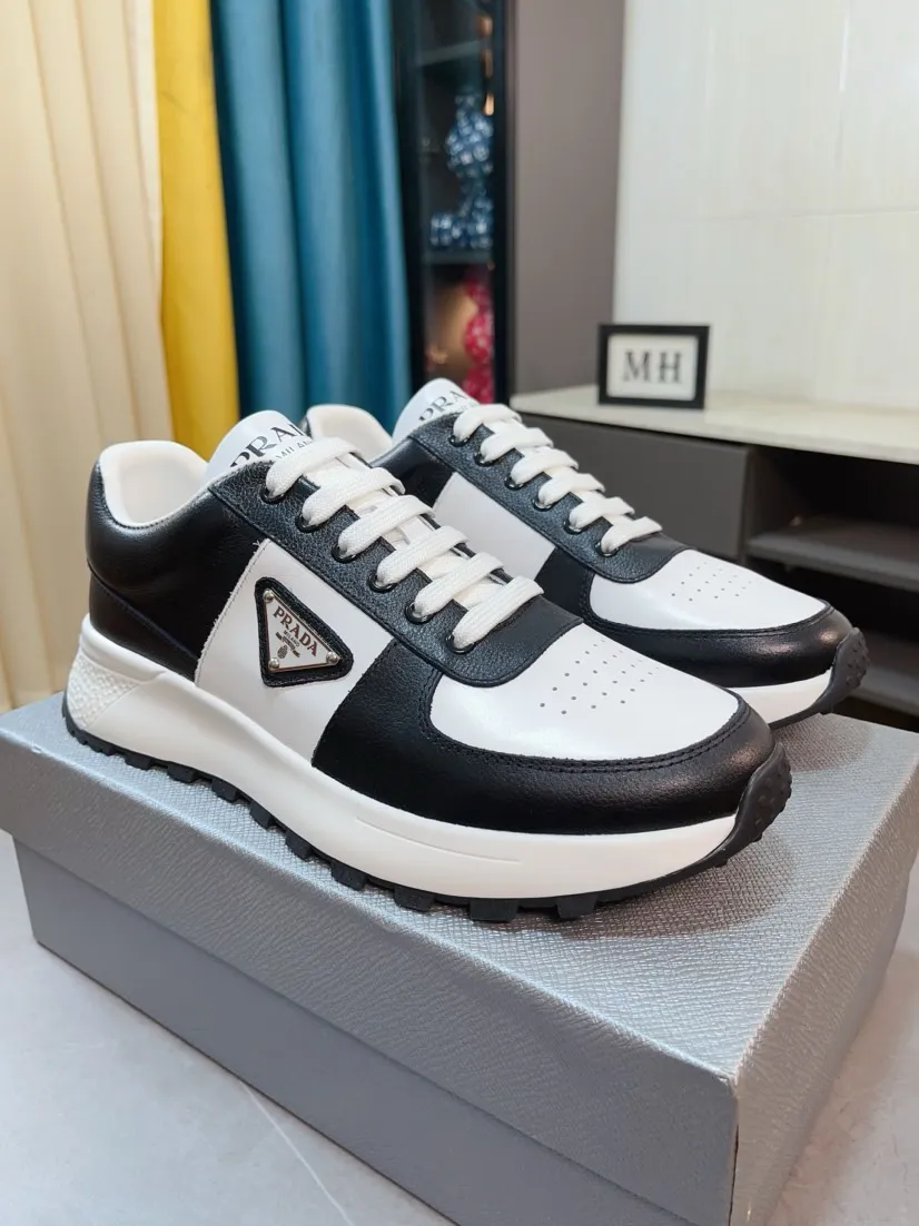 Men's shoes 💰440🌹🌹 [Prada] New men's shoes from the Milan show are released, new models from the official website: 1 production 🔺Original version, continuing the charm inheritance, innovation and tribute ⚫️Young and fashionable you must have 🎗movable feet without odor; imported suede cowhide with wear-resistant rubber soles; suitable for all seasons, fashionable and versatile. Code number:38-44